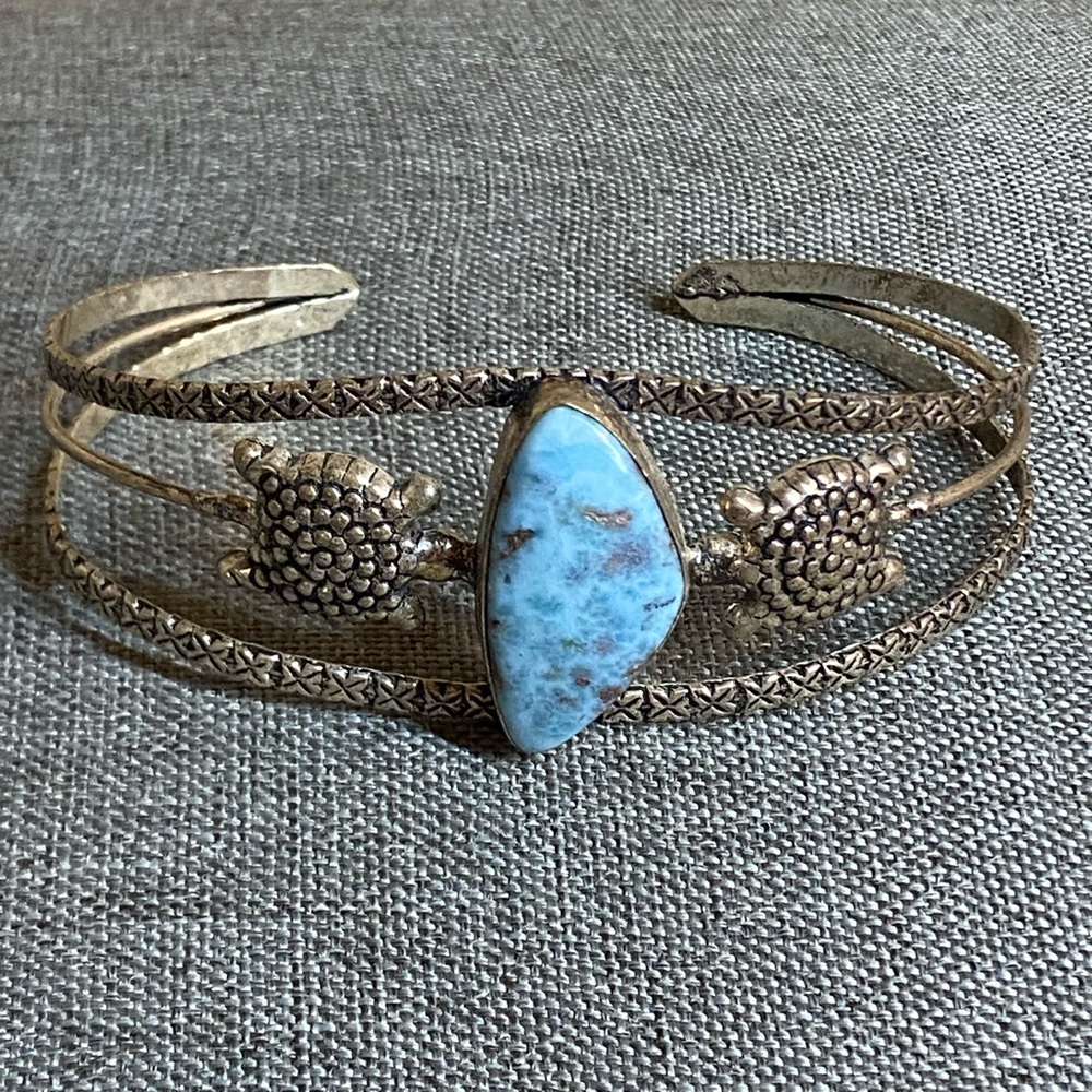 🐢 Vintage-Style Larimar Turtle Cuff Bracelet Adjustable Silver-Tone Southwestern
